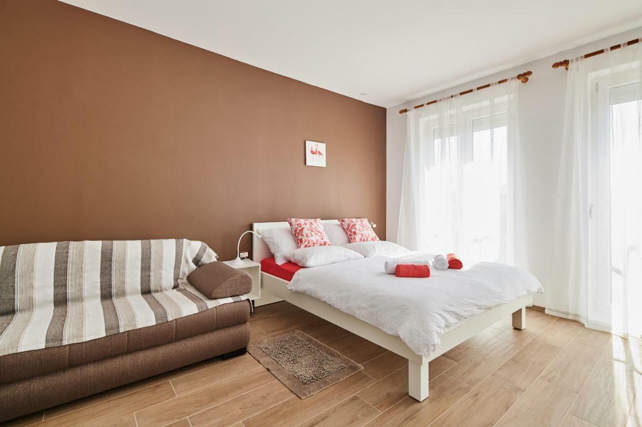 Studio Apartman Lena Umag Exteriör bild