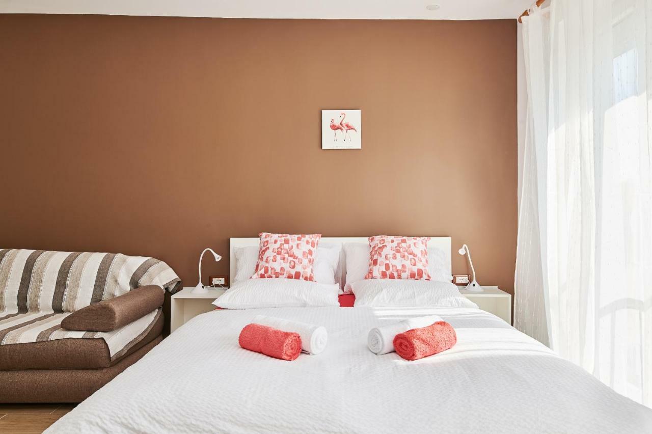 Studio Apartman Lena Umag Exteriör bild